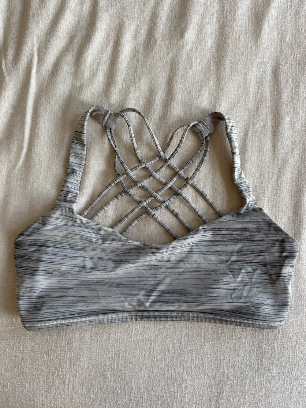 Lululemon free to be sports bra